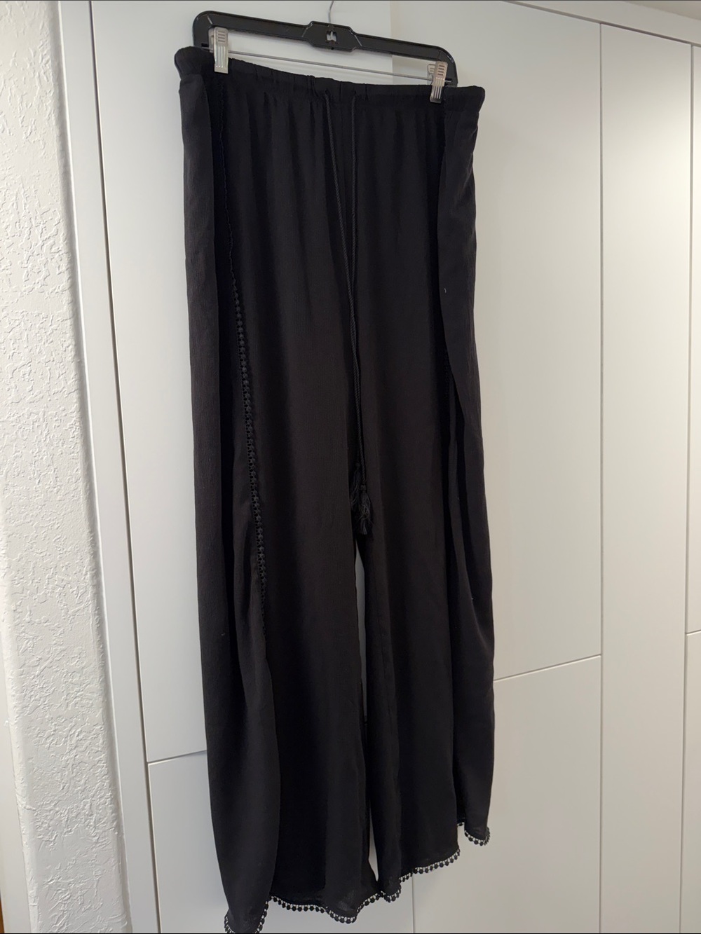 Chelsea28 Black Wide-Leg Pants with Tassel Drawstring